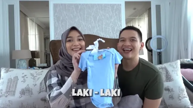 Penuh Kebahagiaan, Ini 6 Momen Citra Kirana Umumkan Jenis Kelamin Buah Hati