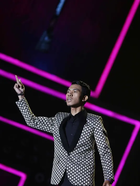 "Gue bersyukur banyak orang kenal gue. Syukur juga atas antusiasme orang-orang yang sudah kenal gue. Berasanya, kalau dulu diasingkan sekarang jadi dipandang," ungkap Cemen di Studio 6 Emtek City, kawasan Daan Mogot, Jakarta. (Nurwahyunan/Bintang.com)