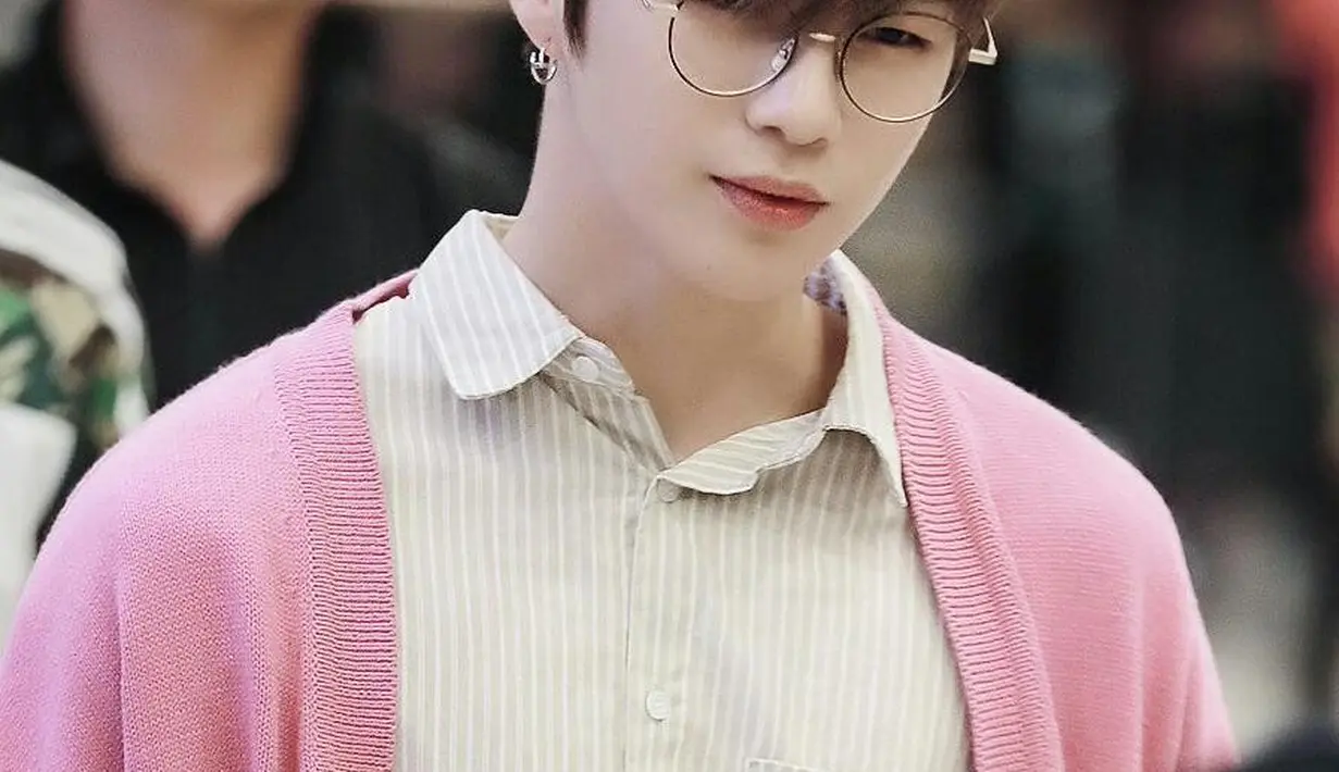 Kang Daniel lebih memilih pendidikan secara online, lantaran opsi ini memungkinkan untuk dijalani di sela kesibukannya yang padat. (Foto: instagram.com/goddaniel)