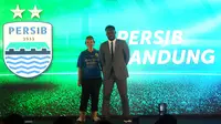 Essien menjadi perwakilan Persib dalam peluncuran Liga 1, Senin (10/4/2017). (Liputan6.com / Helmi Fithriansyah)