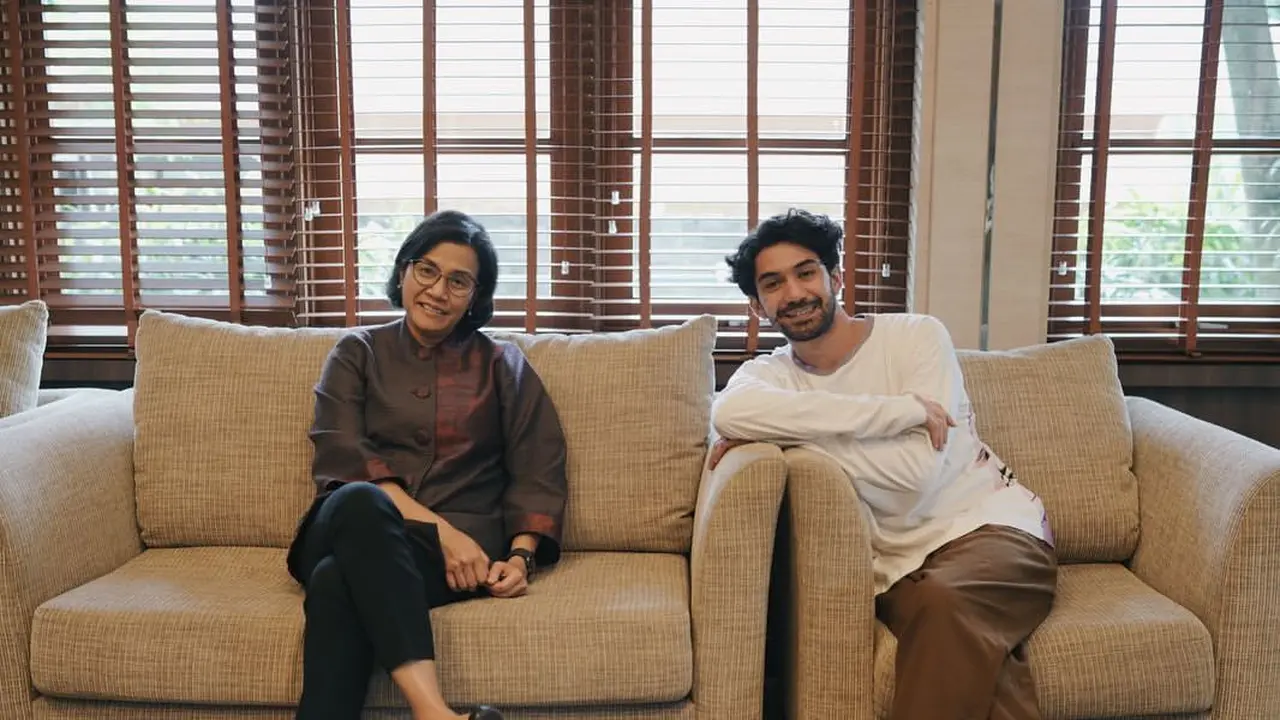 Stri Mulyani dan Reza Rahadian.