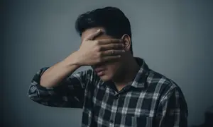 tanda-tanda seseorang berbohong. Foto: Gemini