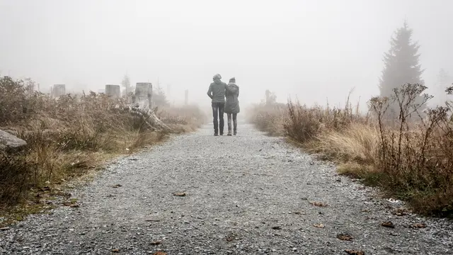 Tanyakan Ke Mana Arah Hubungan Kamu dan Pasangan di 3 Momen Ini