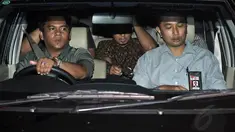 Selasa (06/05/14) malam penyidik KPK kembali mendatangi kediaman Anas Urbaningrum di kawasan Duren Sawit, Jakarta Timur (Liputan6.com/Johan Tallo)