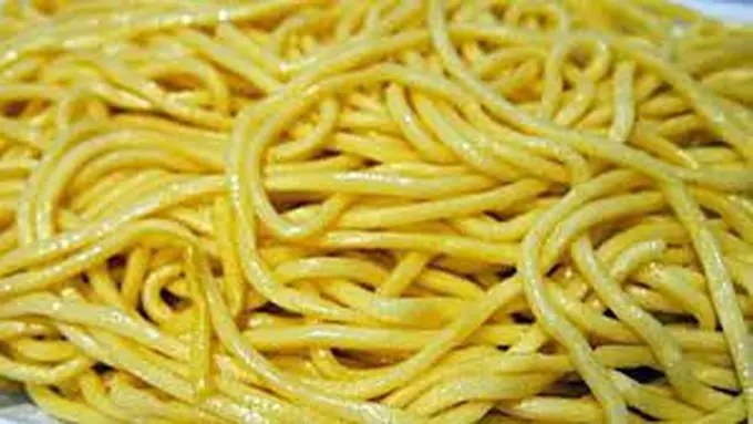 Rahasia Menghilangkan Rasa Kapur di Mi Kuning yang Jarang Diketahui