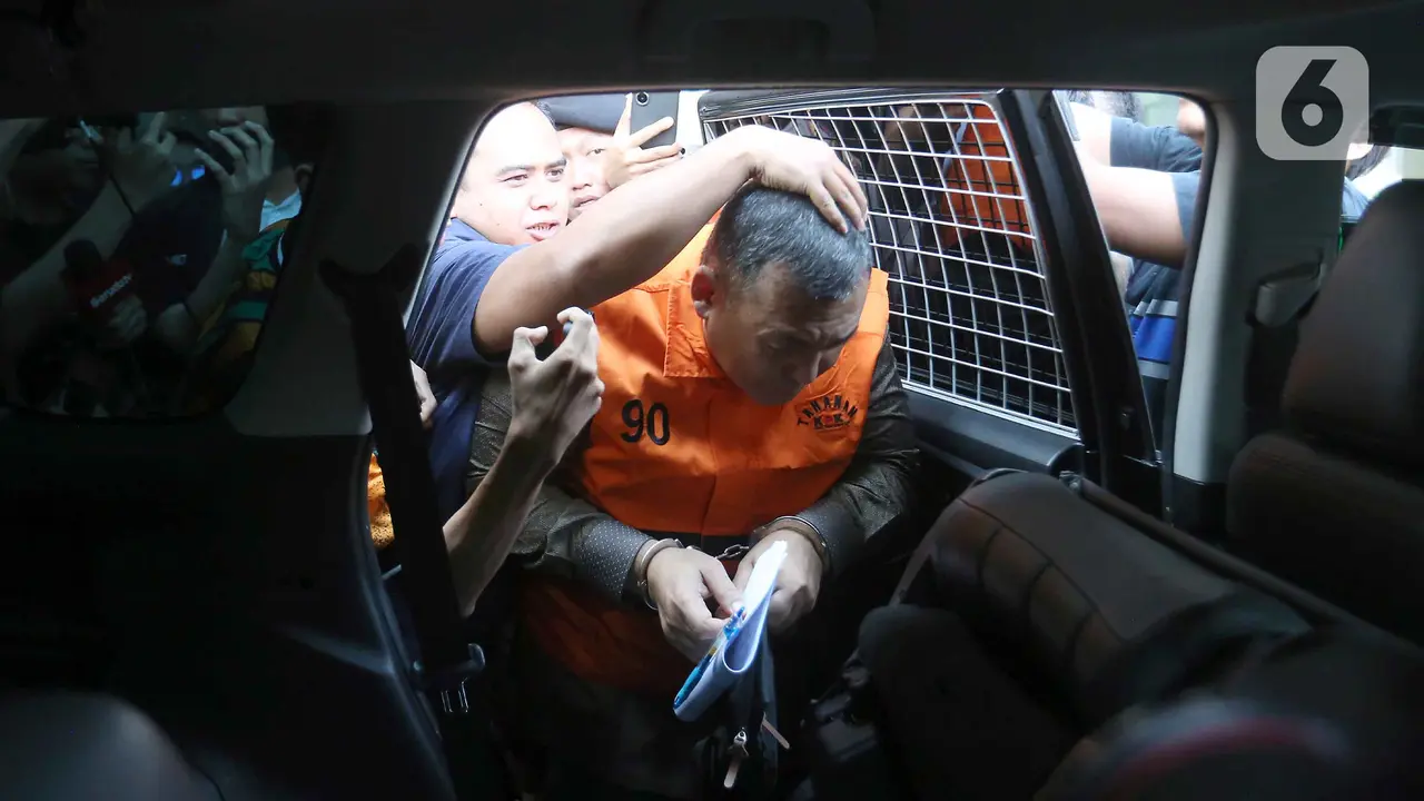 KPK Tahan Wamen Imipas Silmy Karim
