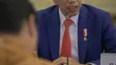 Presiden Joko Widodo memimpin rapat terbatas di Istana Kepresidenan Bogor, Jakarta, Selasa (4/2/2020). Jokowi menegaskan, pemerintah telah mengambil langkah-langkah tegas dalam mencegah penyebaran virus corona di Indonesia. (Liputan6.com/Faizal Fanani)