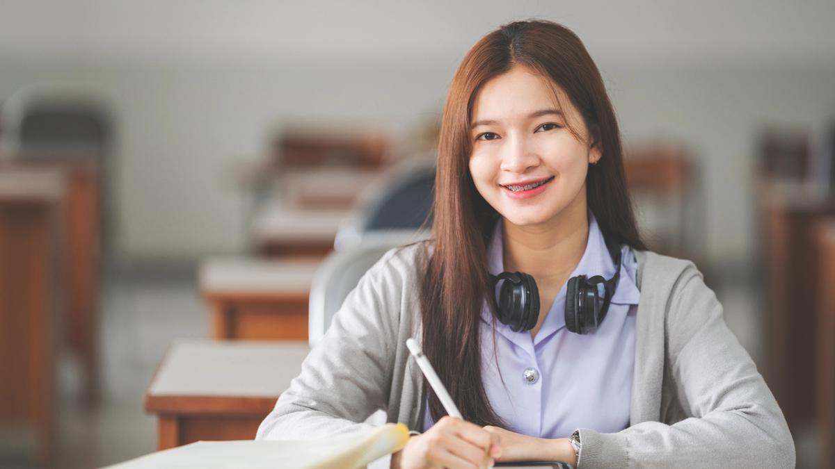 Jadwal Kuliah Padat? Parfum MAJIKA Jadi Rahasia Mahasiswa Tetap Wangi dan Good Mood Seharian