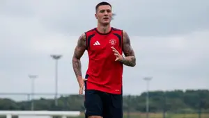 Wayne Rooney Pertanyakan Absennya Benjamin Sesko saat MU Imbang Vs Fulham