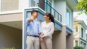 Ilustrasi pasangan muda memiliki rumah impian lewat program BRI KPR. (c) ake1150sb/Depositphotos