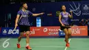 Ganda campuran Indonesia, Riky Widianto dan Richi Puspita Dili melakukan selebrasi saat laga melawan Lee Chun Hei/Chau Hoi Wah (Hongkong) di BCA Indonesia Open, Jakarta, (31/5). Riky/Richi unggul 21-13, 14-21, 21-18. (Liputan6.com/Helmi Fithriansyah)