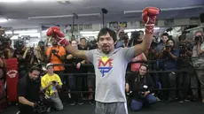 Pacquiao sedang berlatih di Wild Card Boxing, Los Angeles. (AP Photo/Jae C. Hong)