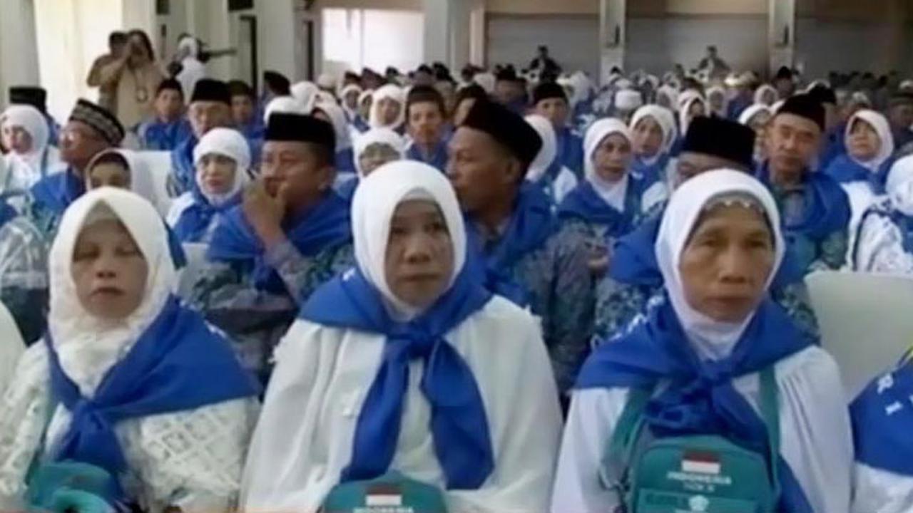 Penerbangan haji dan umroh.