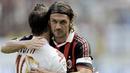 Dengan status positif ini, Paolo Maldini dan Daniel Maldini kini menambah daftar nama para figur pesepak bola Serie A yang positif corona. (AFP/FIlippo Monteforte)