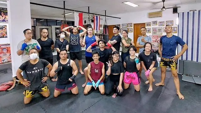 Bareng Sherina, Ini 6 Potret Derby Romero Latihan Muay Thai
