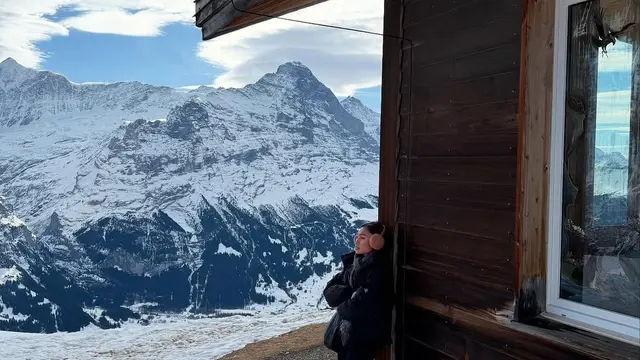 Potret Liburan Novia Bachmid ke Swiss. (instagram/noviabachmid)