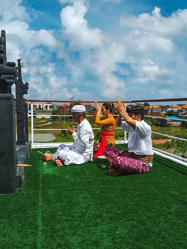 Upacara Macolongan Kaimano Anak Westny DJ. (Sumber: Instagram/westnydj)