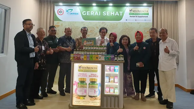 Direktur Sido Muncul Dr. (H.C.) Irwan Hidayat