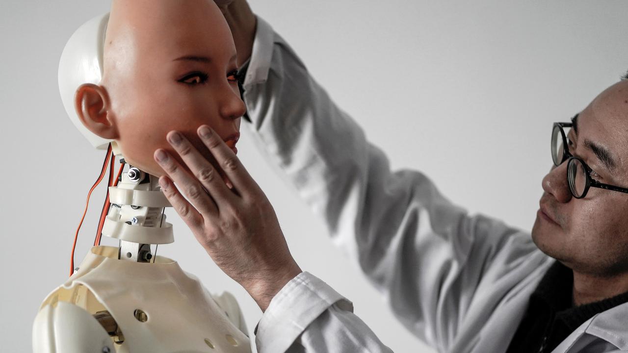 Mengintip Pabrik Pembuatan Boneka Seks di China