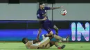 Memetik tiga kemenangan beruntun, membantu Dewa United naik ke peringkat sembilan klasemen sementara lewat raihan 33 angka. Tampak dalam foto, pemain Persita berebut bola pemain Dewa United dalam lanjutan BRI Super League 2025/2026 di Stadion Indomilk Arena, Tangerang, Banten, Kamis (26/2/2026). (Bola.com/M Iqbal Ichsan)