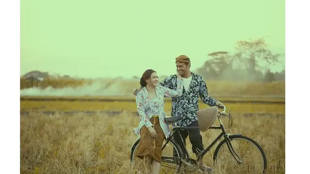 6 Foto Lawas Prewedding Vicky Shu Tema Bertani, Sederhana Tapi Berkesan