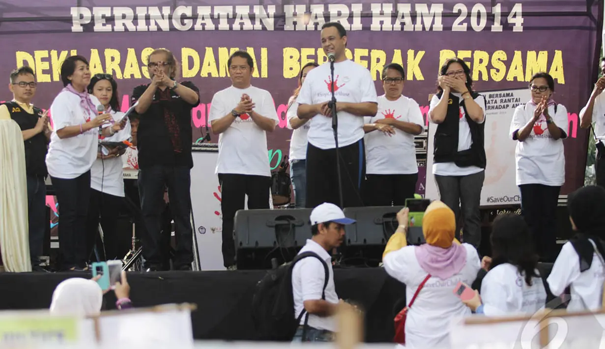 Acara tersebut dihadiri  Mendikbud Anies Baswedan, Menkominfo Rudiantara, dan Menteri Pemberdayaan Perempuan dan Perlindungan Anak, Yohana Yambise, Jakarta, Minggu (14/12/2015). (Liputan6.com/Faizal Fanani) 