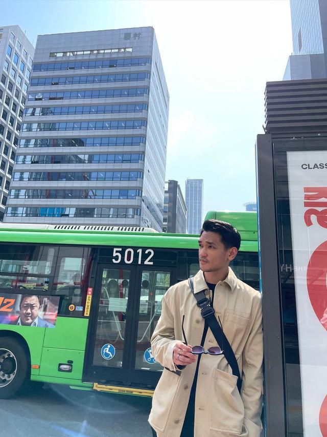 6 Potret Afgan di Korea Selatan, Pamer Keakraban Bareng B.I Eks iKON