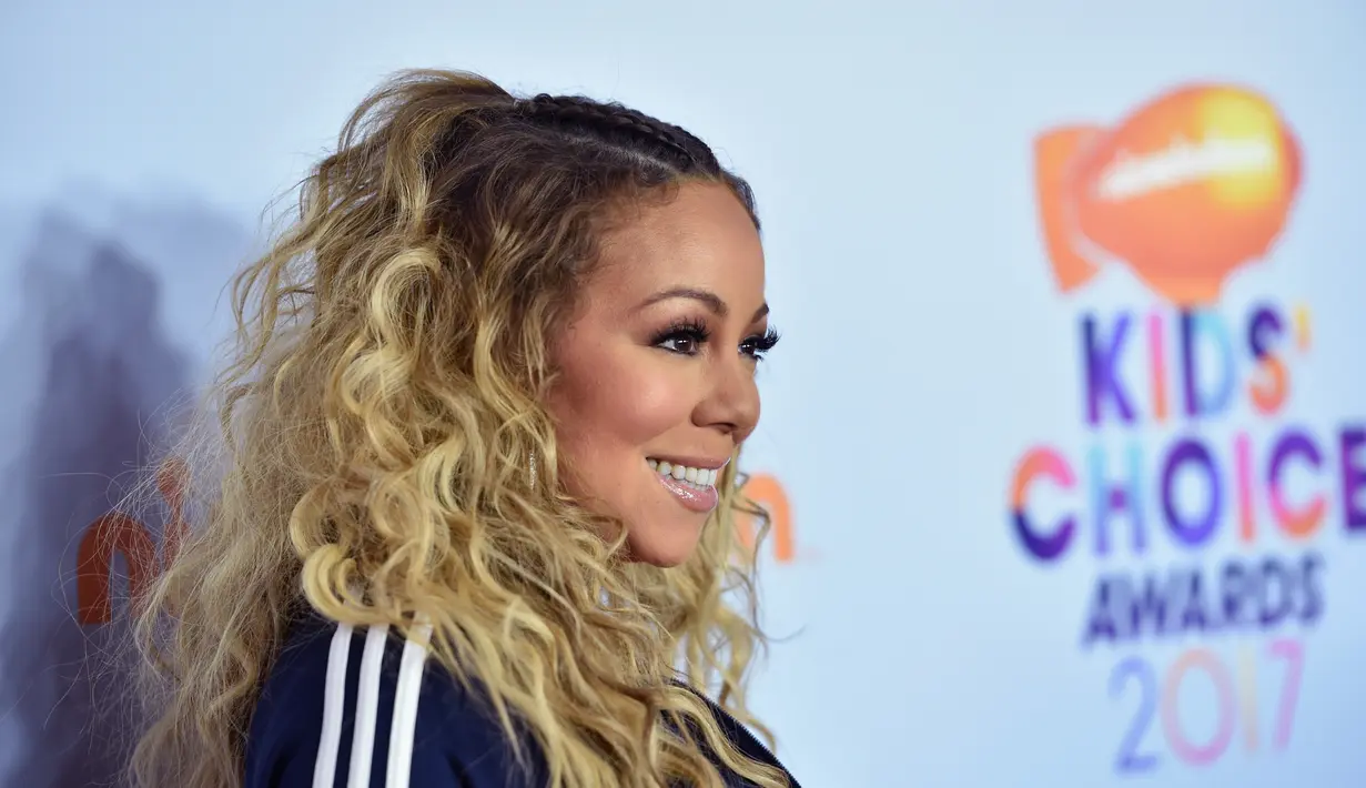 Dilansir dari People, cincin itu telah dijual seharga Rp2,8 Miliar. (Alberto E. Rodriguez  GETTY IMAGES NORTH AMERICA  AFP)