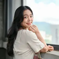 ilustrasi perempuan manis/BongkarnGraphic/Shutterstock