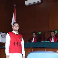 Foto Saipul Jamil di Pengadilan Negeri Jakarta Utara (Andy Masela/bintang.com)