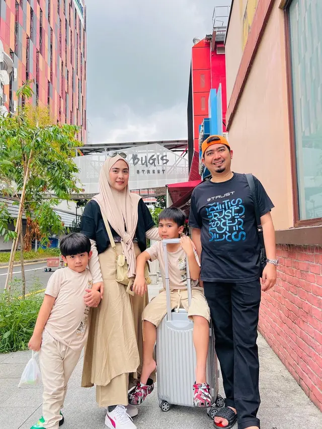 Keluarga April Jasmine (Instagram/apriljasmine85)