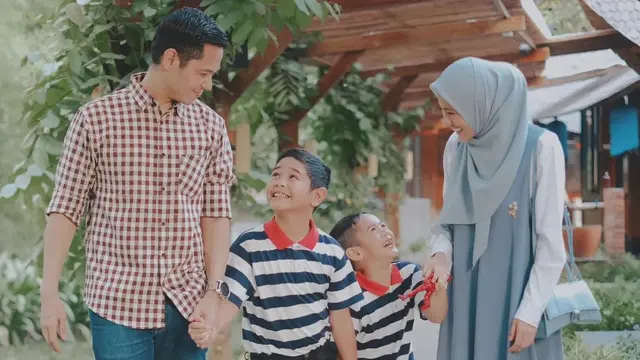 Potret keluarga bahagia Alyssa Soebandono dan Dude Harlino (Instagram/@ichasoebandono dan Instagram/@dude2harlino)