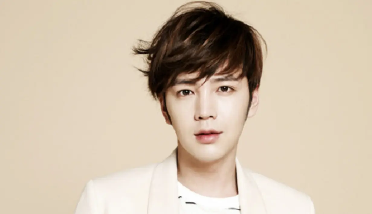 Seperti yang dilansir dari Allkpop, Jang Geun Suk akan menjalani masa pelatihan sekitar 4 minggu sebelum resmi masuk wajib militer. Namun ia tak jadi tentara aktif, ia akan bertugas di pelayanan publik. (Foto: soompi.com)
