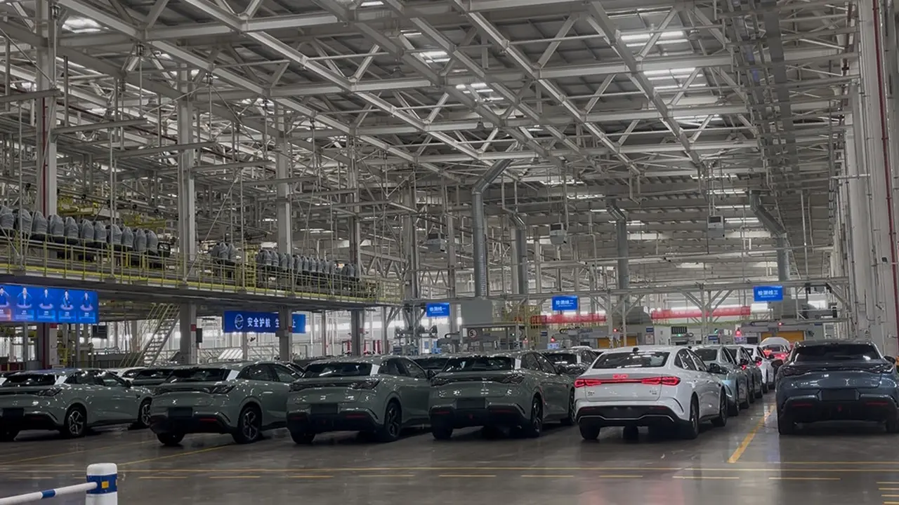 Salah satu basis produksi BYD atau Build Your Dream di kota Jinan, Provinsi Shandong, China.