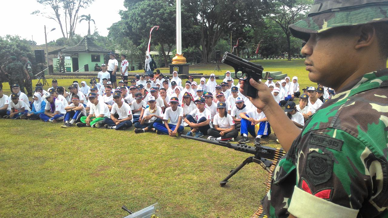 Anti-Mainstream, Siswa Baru SMA Bogor MOS Bareng Tentara