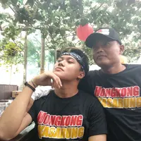 Sule kembali berakting di layar lebar. Kali ini, ia berakting bersama anaknya sendiri, Rizky Febian.