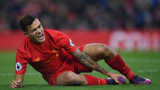 Kabar Transfer: MU Pertahankan Martial, Ozil Ingin ke Barcelona