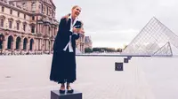 Celine Dion di Paris. [Foto: Laura Gilli via Instagram @celinedion]