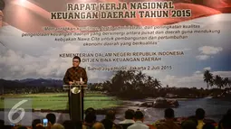 Mendagri Tjahjo Kumolo memberikan sambutan saat pembukaan Rapat Kerja Nasional Keuangan Daerah Tahun 2015 di Jakarta, Kamis (2/7/2015). Wakil Presiden Jusuf Kalla hadir untuk membuka acara tersebut. (Liputan6.com/Faizal Fanani)