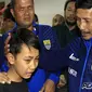 Pelatih Persib Bandung Djajang Nurdjaman melayat ke rumah Ayi Beutik (persib.co.id)