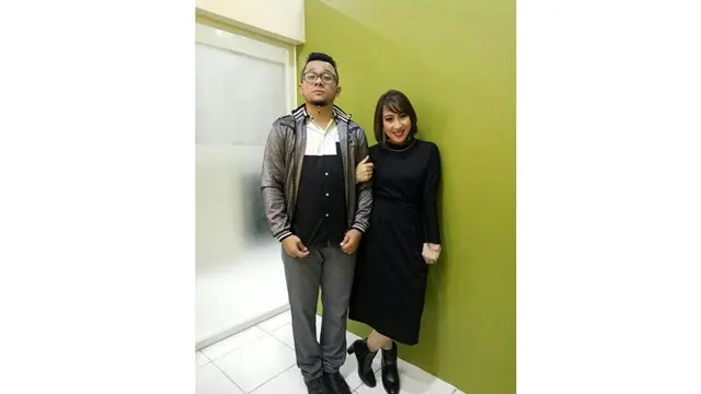 Sering Dikira Cerai, Ini 5 Momen Mesra Nia dan Adit AFI