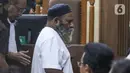 Gubernur nonaktif Papua Lukas Enembe dalam sidang tuntutan terkait kasus suap dan gratifikasi di Pengadilan Tindak Pidana Korupsi (Tipikor) Jakarta Pusat, Rabu (13/9/2023). (Liputan6.com/Angga Yuniar)