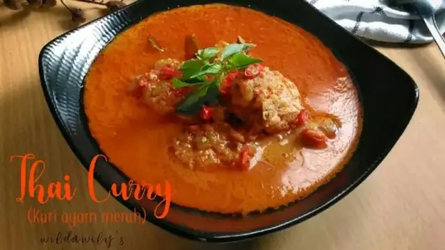 Resep kari ayam merah khas Thailand. (dok. Cookpad @wildawily)