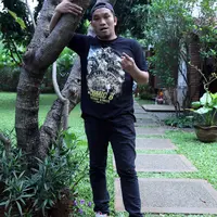 Mongol salah satu pemain film tersebut di kantor Falcon Pictures, kawasan Duren Tiga, Jakarta Selatan, Kamis (10/3) yakin film itu bisa lebih dua juta penonton. (Nurwahyunan/Bintang.com)