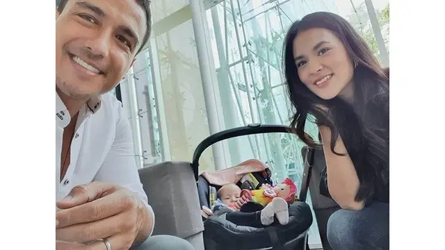 7 Penampakan Rumah Raisa dan Hamish Daud, Elegan dengan Warna Putih