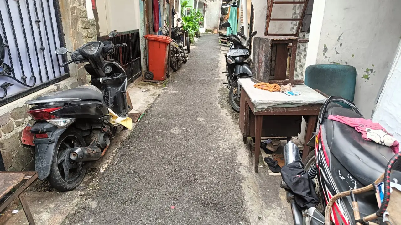 Lokasi penembakan warga oleh komplotan maling motor di Jalan Gang Merpati IV, Menteng Dalam, Tebet, Jakarta Selatan pada Minggu (20/4) subuh.