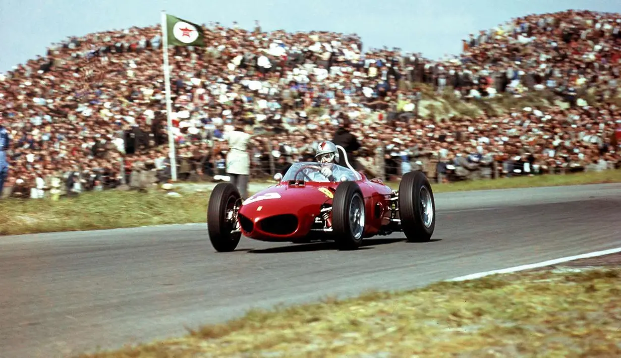 1960-1969: Balap Formula 1 sudah menjadi ajang balap bergengsi di Eropa. Dekade kedua dari Formula mulai beralih dari balapan Eropa menjadi balapan dunia. Namun, di era 1960an menjadi era F1 banyak menelan korban jiwa, angkanya menyentuh 30 pembalap yang harus meregang nyawa di balapan ini. Pembalap legendaris dari era ini antara lain Jack Brabham, Bruce McLaren, dan Stirling Moss.(Foto: Ferrari 156/Source: goodwood.com)