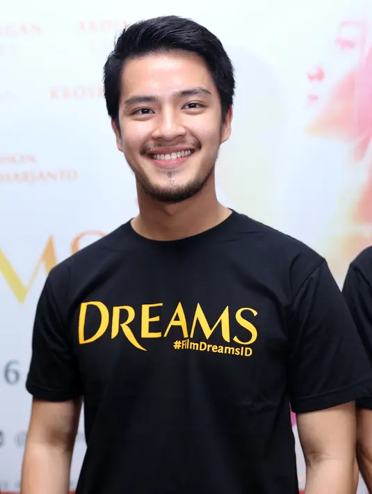 Morgan Oey mengaku bangga bisa ikut terlibat dalam dunia perfilman tanah air.  (Andy Masela/Bintang.com)