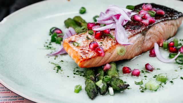 Makanan untuk diet DEBM