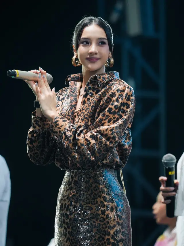 6 Potret Anya Geraldine Remake Lagu Jablai Milik Titi Kamal, Coba Genre Dangdut